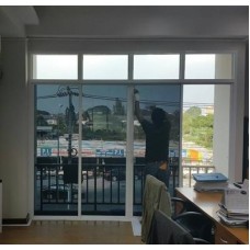 ฟิล์มกรองแสง สติ๊กเกอร์ฝ้าติดกระจก ตกแต่งภายใน ผ้าม่าน วอลล์เปเปอร์ มู่ลี่ ฉากกั้นแอร์ พื้นกระเบื้องยาง